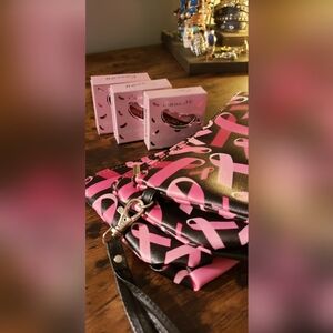 Makeup Bag/wristlet w/ FREE LIPPIE!